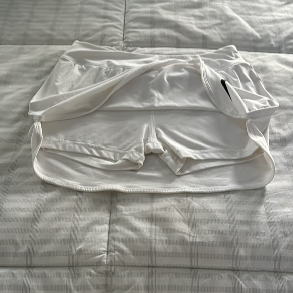 Nike Skort Sz small - Picture 2 of 6